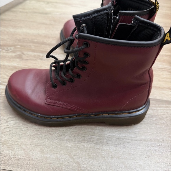 Dr. Martens kids boots minimum wear - Picture 10 of 16
